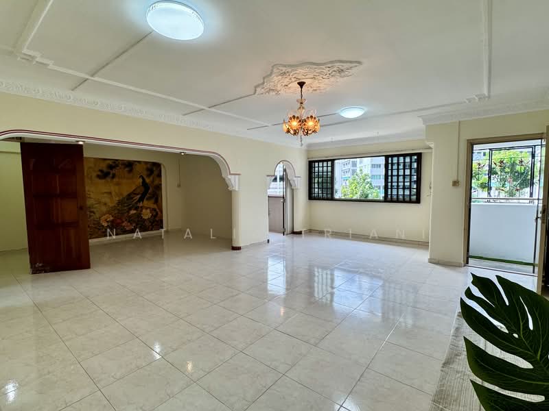 135 Serangoon North Avenue 2, 135 Serangoon North Avenue 2, 4 Bedrooms, 1,345 sqft, HDB Flat For Sale, by Natalia Triani, 500142871 - Living Room - PropertyGuru.com.sg