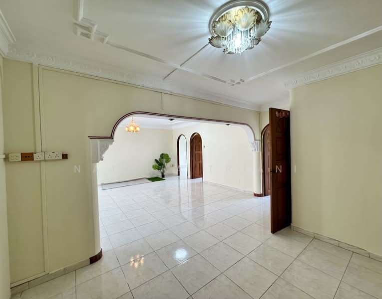 135 Serangoon North Avenue 2, 135 Serangoon North Avenue 2, 4 Bedrooms, 1,345 sqft, HDB Flat For Sale, by Natalia Triani, 500142871 - 4th Bedroom/ Study - PropertyGuru.com.sg