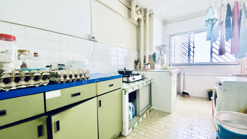 341 Jurong East Avenue 1, 341 Jurong East Avenue 1, 2 Bedrooms, 796 sqft, HDB Flat For Sale, by Lincoln Lim, 500142895 - Kitchen - PropertyGuru.com.sg