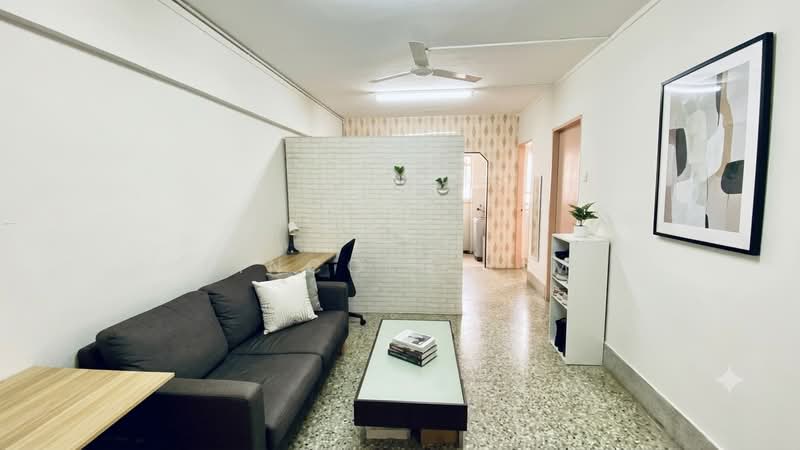 341 Jurong East Avenue 1, 341 Jurong East Avenue 1, 2 Bedrooms, 796 sqft, HDB Flat For Sale, by Lincoln Lim, 500142895 - Living Room - PropertyGuru.com.sg