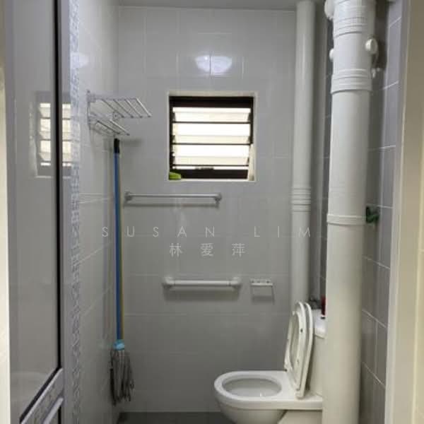 830 Woodlands Street 83, 830 Woodlands Street 83, Room Rental, 200 sqft, HDB Flat For Rent, by Susan Lim 林爱萍, 500142899 - Bathroom - PropertyGuru.com.sg