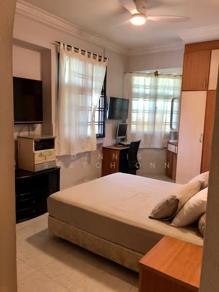 688 Jurong West Central 1, 688 Jurong West Central 1, 4 Bedrooms, 1,496 sqft, HDB Flat For Sale, by Dennis Seetoh Onn, 500142901 - Master / Main Bedroom - PropertyGuru.com.sg
