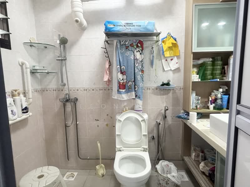 295C Compassvale Crescent, 295C Compassvale Crescent, 3 Bedrooms, 1,184 sqft, HDB Flat For Sale, by Leon Wee, 500142904 - Bathroom - PropertyGuru.com.sg
