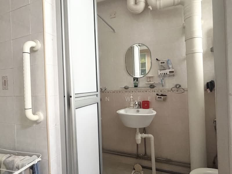 295C Compassvale Crescent, 295C Compassvale Crescent, 3 Bedrooms, 1,184 sqft, HDB Flat For Sale, by Leon Wee, 500142904 - Bathroom - PropertyGuru.com.sg