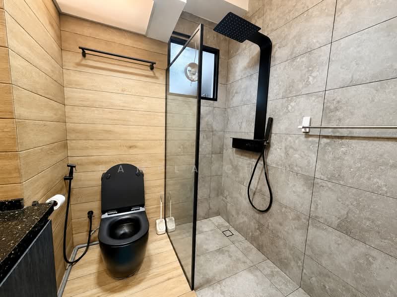 268B Punggol Field, 268B Punggol Field, 3 Bedrooms, 1,604 sqft, HDB Flat For Sale, by Pamela Chin, 500142906 - Bathroom - PropertyGuru.com.sg
