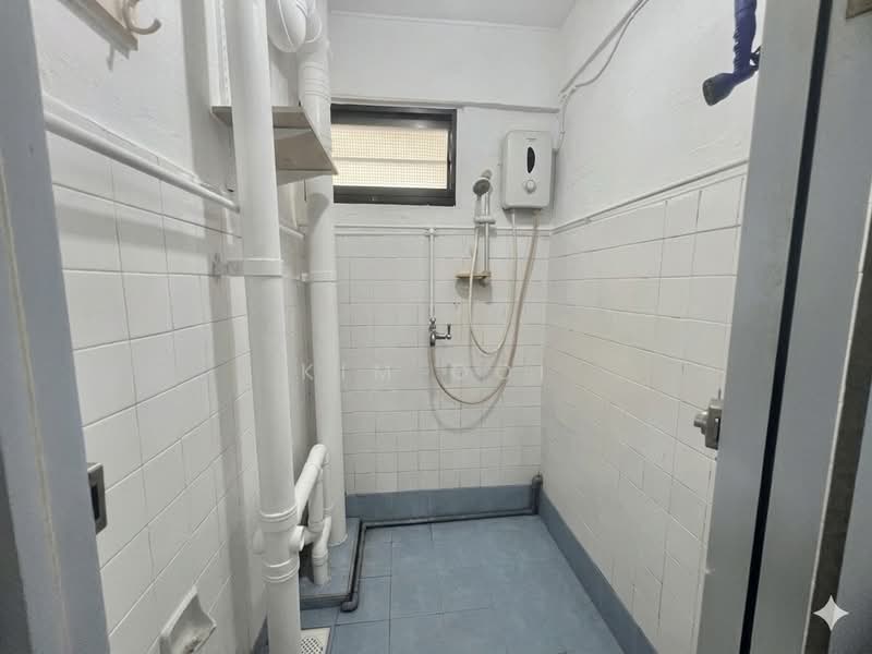 64 Kallang Bahru, 64 Kallang Bahru, 2 Bedrooms, 700 sqft, HDB Flat For Rent, by Kim Ooi, 500142908 - Bathroom - PropertyGuru.com.sg
