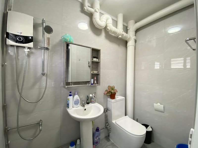 407 Pasir Ris Drive 6, 407 Pasir Ris Drive 6, Room Rental, 120 sqft, HDB Flat For Rent, by Sean King Lee, 500142915 - Bathroom - PropertyGuru.com.sg