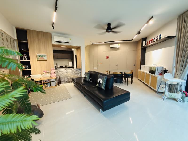 Montrosa, 132A Hillview Avenue, 3 Bedrooms, 1,151 sqft, Condominium For Sale, by Derrick Tan, 500142921 - Living Room - PropertyGuru.com.sg