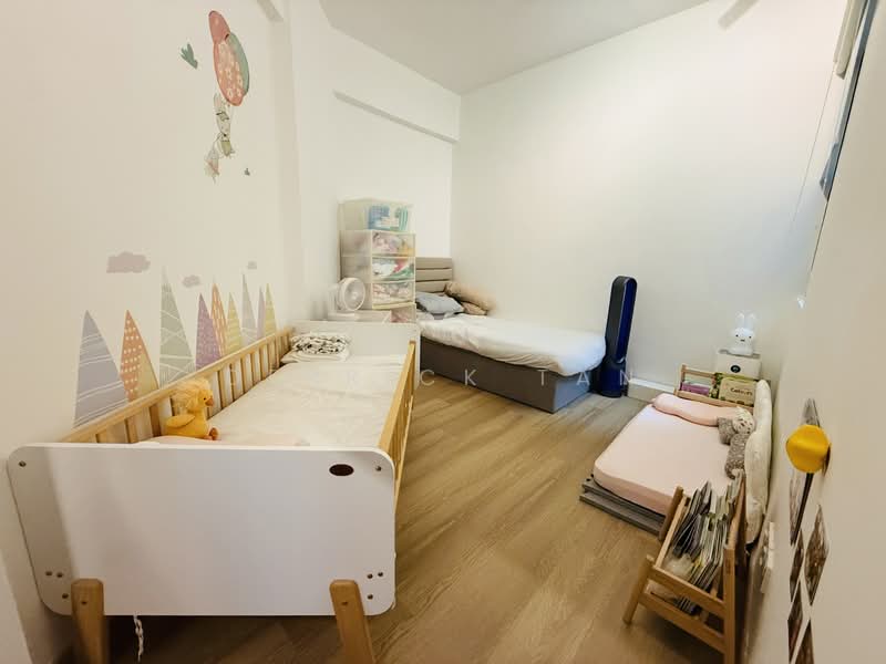 Montrosa, 132A Hillview Avenue, 3 Bedrooms, 1,151 sqft, Condominium For Sale, by Derrick Tan, 500142921 - Bedroom - PropertyGuru.com.sg