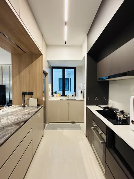Montrosa, 132A Hillview Avenue, 3 Bedrooms, 1,151 sqft, Condominium For Sale, by Derrick Tan, 500142921 - Kitchen - PropertyGuru.com.sg