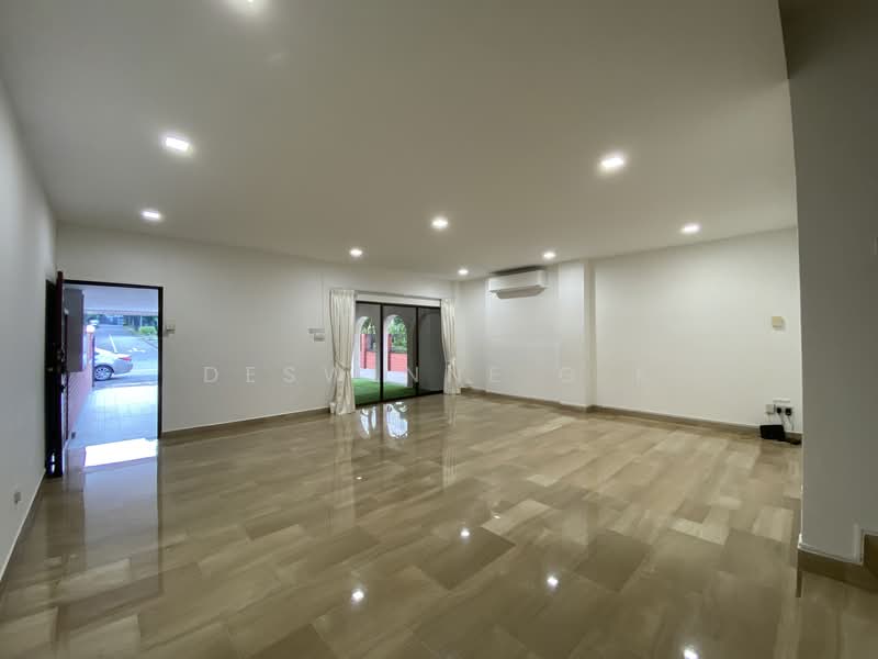 Rare Semi Detached at Duchess Road! 1km to Nanyang Pri & Raffles Girls Pri!, Duchess Road, Coronation Road, Prince of Wales Road, Princess of Wales Road, Duchess Ave, Tan Kah Kee, Shelford Road, Duke's Road, King's Road, 5 Bedrooms, 3,000 sqft, Semi-Detached House For Sale, by Deswinne G K, 500142923 - Living Room - PropertyGuru.com.sg