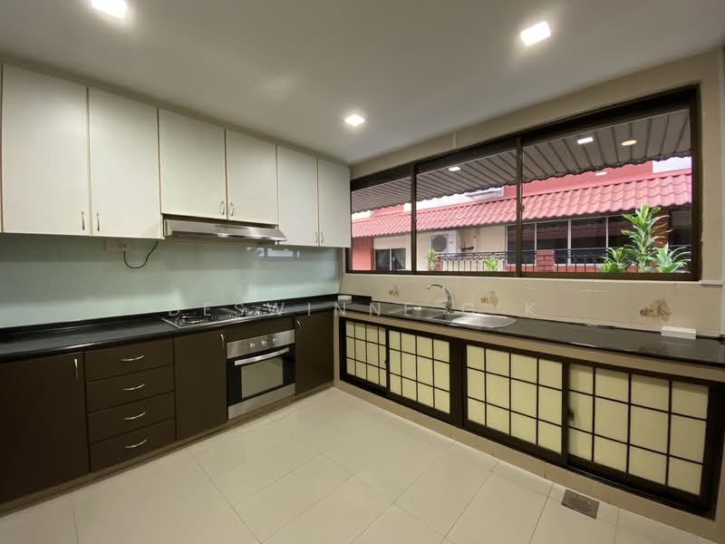 Rare Semi Detached at Duchess Road! 1km to Nanyang Pri & Raffles Girls Pri!, Duchess Road, Coronation Road, Prince of Wales Road, Princess of Wales Road, Duchess Ave, Tan Kah Kee, Shelford Road, Duke's Road, King's Road, 5 Bedrooms, 3,000 sqft, Semi-Detached House For Sale, by Deswinne G K, 500142923 - PropertyGuru.com.sg