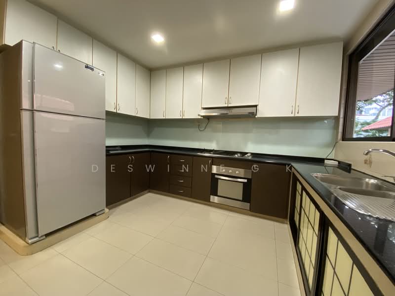 Rare Semi Detached at Duchess Road! 1km to Nanyang Pri & Raffles Girls Pri!, Duchess Road, Coronation Road, Prince of Wales Road, Princess of Wales Road, Duchess Ave, Tan Kah Kee, Shelford Road, Duke's Road, King's Road, 5 Bedrooms, 3,000 sqft, Semi-Detached House For Sale, by Deswinne G K, 500142923 - PropertyGuru.com.sg