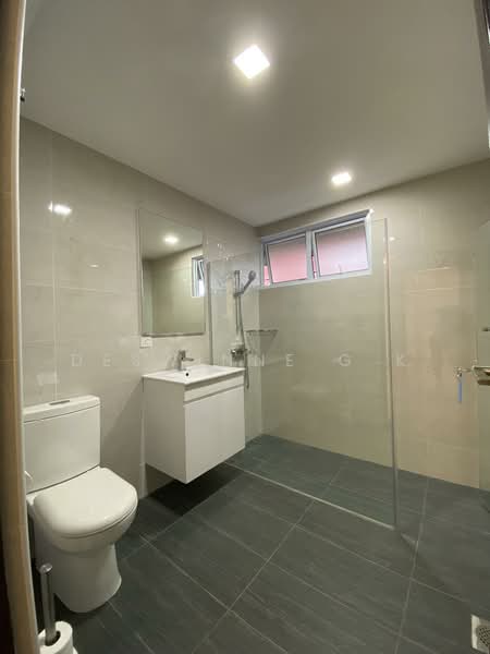 Rare Semi Detached at Duchess Road! 1km to Nanyang Pri & Raffles Girls Pri!, Duchess Road, Coronation Road, Prince of Wales Road, Princess of Wales Road, Duchess Ave, Tan Kah Kee, Shelford Road, Duke's Road, King's Road, 5 Bedrooms, 3,000 sqft, Semi-Detached House For Sale, by Deswinne G K, 500142923 - PropertyGuru.com.sg