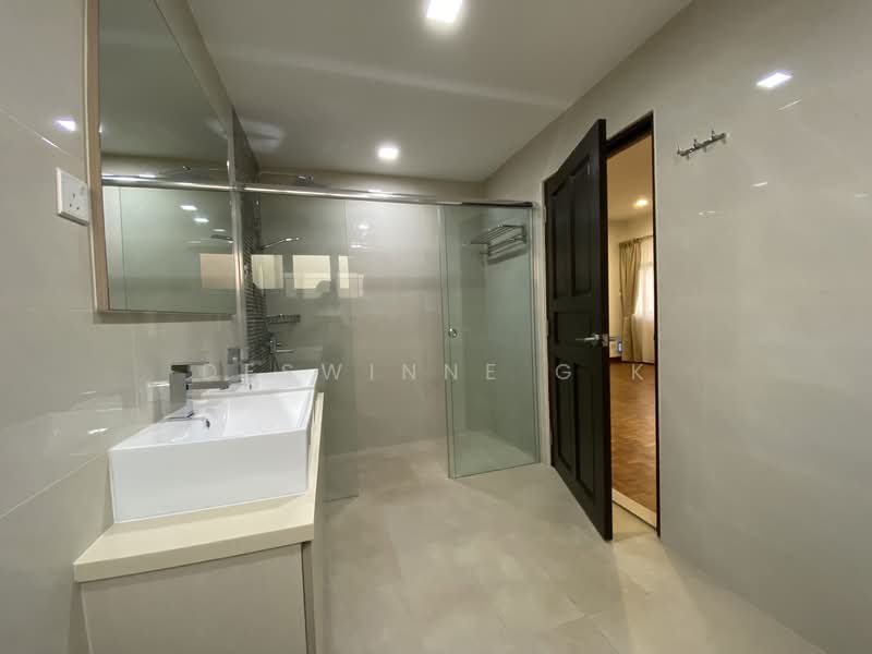Rare Semi Detached at Duchess Road! 1km to Nanyang Pri & Raffles Girls Pri!, Duchess Road, Coronation Road, Prince of Wales Road, Princess of Wales Road, Duchess Ave, Tan Kah Kee, Shelford Road, Duke's Road, King's Road, 5 Bedrooms, 3,000 sqft, Semi-Detached House For Sale, by Deswinne G K, 500142923 - PropertyGuru.com.sg