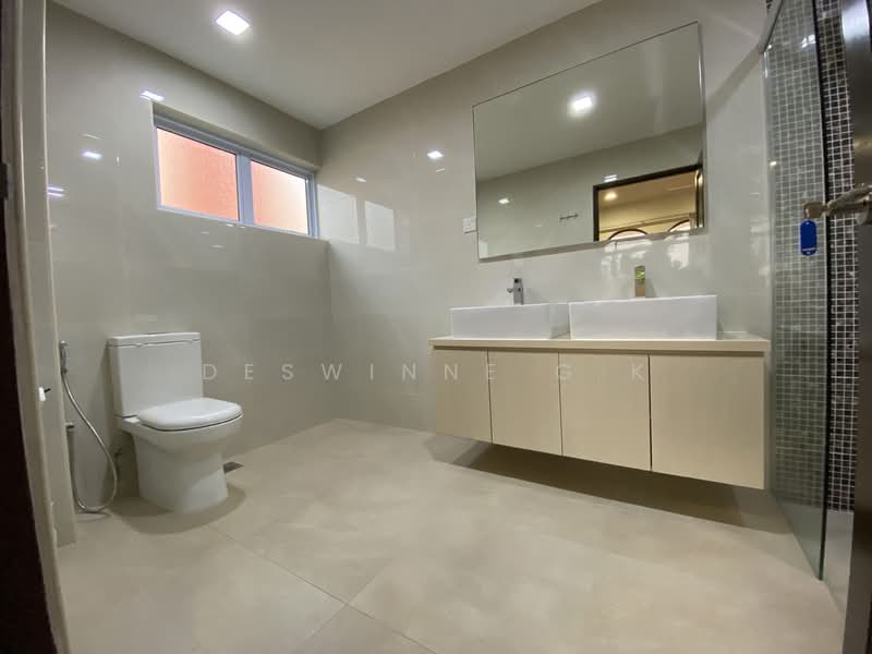 Rare Semi Detached at Duchess Road! 1km to Nanyang Pri & Raffles Girls Pri!, Duchess Road, Coronation Road, Prince of Wales Road, Princess of Wales Road, Duchess Ave, Tan Kah Kee, Shelford Road, Duke's Road, King's Road, 5 Bedrooms, 3,000 sqft, Semi-Detached House For Sale, by Deswinne G K, 500142923 - PropertyGuru.com.sg