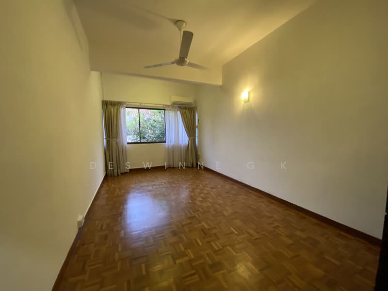 Rare Semi Detached at Duchess Road! 1km to Nanyang Pri & Raffles Girls Pri!, Duchess Road, Coronation Road, Prince of Wales Road, Princess of Wales Road, Duchess Ave, Tan Kah Kee, Shelford Road, Duke's Road, King's Road, 5 Bedrooms, 3,000 sqft, Semi-Detached House For Sale, by Deswinne G K, 500142923 - PropertyGuru.com.sg