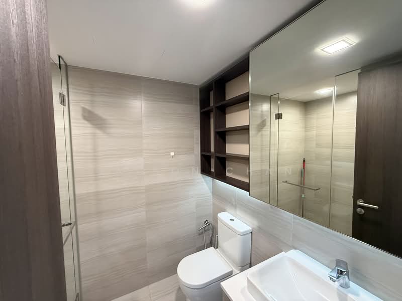 Lake Grande, 2 Jurong Lake Link, 2 Bedrooms, 753 sqft, Condominium For Sale, by Jayson Chan, 500142937 - Bathroom - PropertyGuru.com.sg