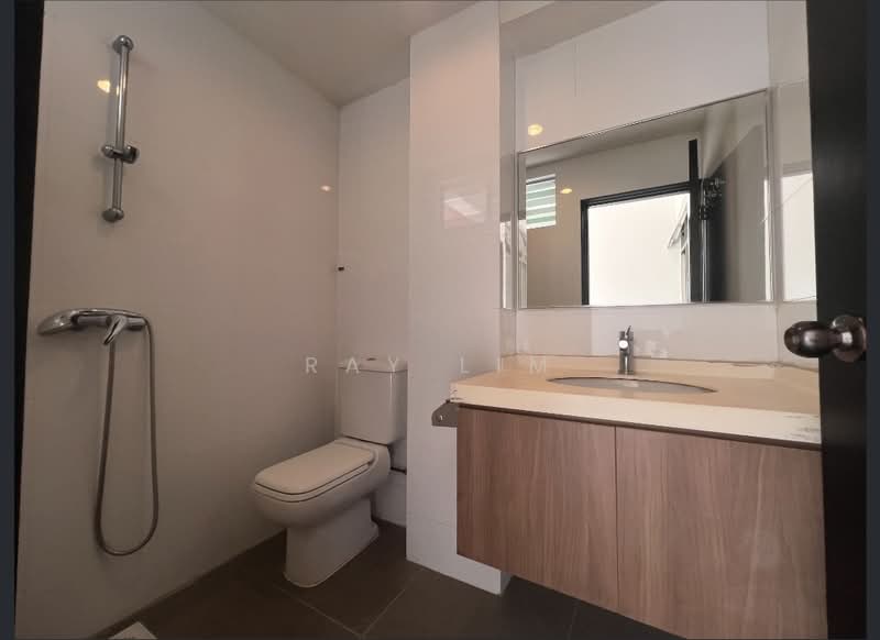 134 Watten Estate, 134 Watten Estate, 3 Bedrooms, 2,406 sqft, Condominium For Rent, by Ray Lim, 500142955 - Bathroom - PropertyGuru.com.sg