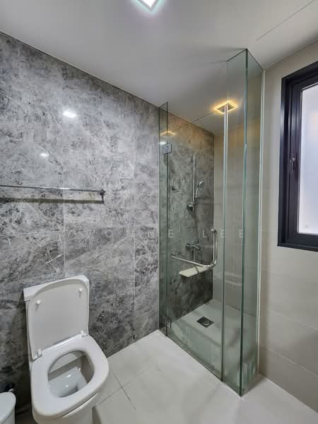 The Lakefront Residences, 42 Lakeside Drive, 3 Bedrooms, 1,023 sqft, Condominium For Rent, by Yvonne Lee, 500142957 - Bathroom - PropertyGuru.com.sg