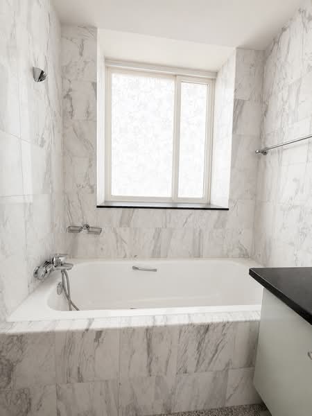 Goldenhill Park Condo, 66 Mei Hwan Drive, 3 Bedrooms, 1,335 sqft, Condominium For Sale, by Mandy Chan, 500142958 - Master Ensuite Bathroom - PropertyGuru.com.sg