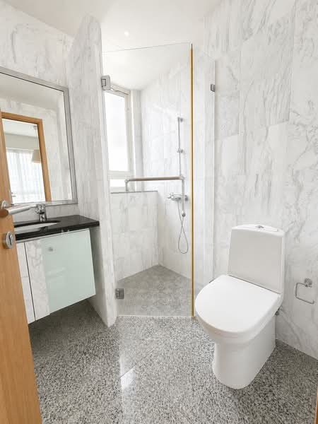Goldenhill Park Condo, 66 Mei Hwan Drive, 3 Bedrooms, 1,335 sqft, Condominium For Sale, by Mandy Chan, 500142958 - Common Bathroom - PropertyGuru.com.sg