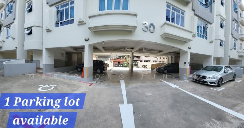Sunflower View, 30 Lorong 36 Geylang, 4 Bedrooms, 1,012 sqft, Condominium For Rent, by Mario Ong Jun Zhi, 500142962 - Car Park - PropertyGuru.com.sg