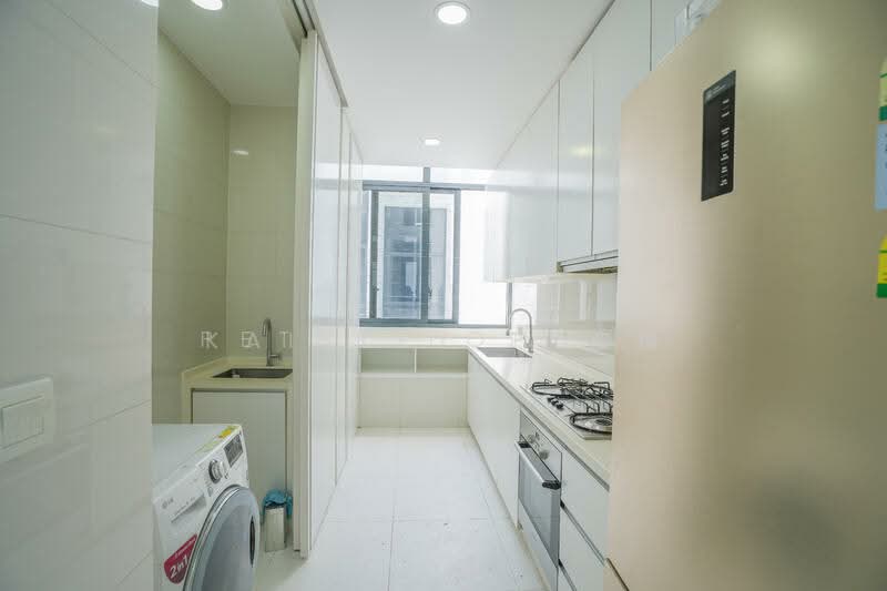 d'Leedon (Former Farrer Court), 13 Leedon Heights, 3 Bedrooms, 1,055 sqft, Condominium For Sale, by Kaisley Poon, 500142974 - Kitchen - PropertyGuru.com.sg