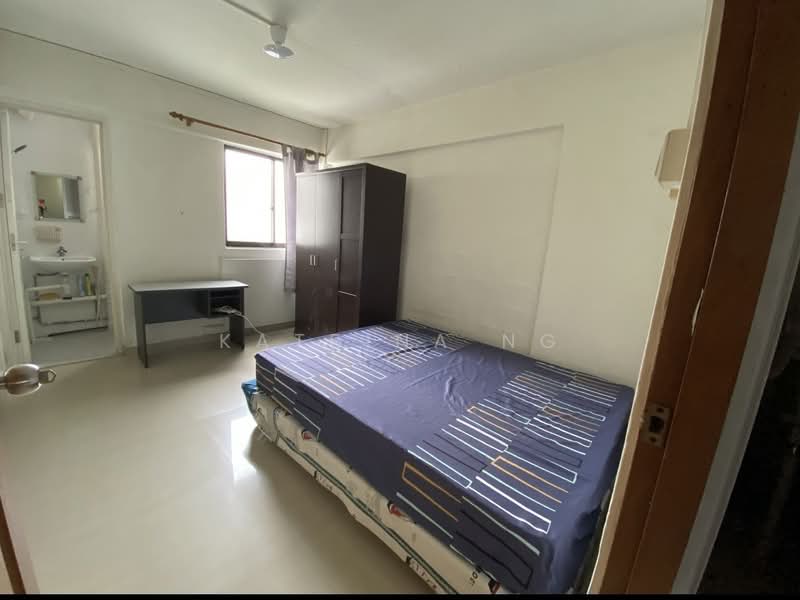 341 Clementi Avenue 5, 341 Clementi Avenue 5, 2 Bedrooms, 700 sqft, HDB Flat For Rent, by Katrina Ng, 500143007 - Bedroom - PropertyGuru.com.sg