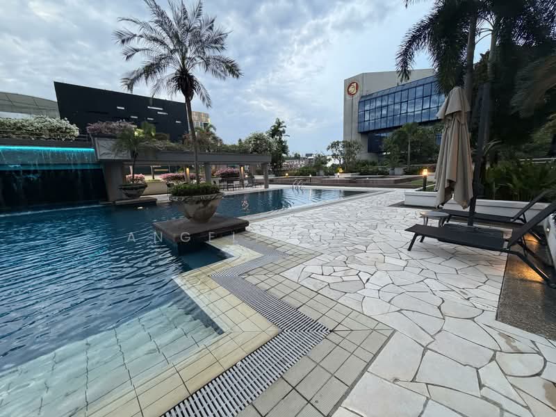 Burlington Square, 175 Bencoolen Street, 258 sqft, Light Industrial (B1) For Sale, by Angelina Tao, 500143031 - Exterior - CommercialGuru.com.sg