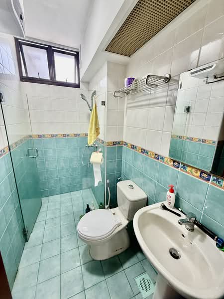 631 Senja Road, 631 Senja Road, 3 Bedrooms, 969 sqft, HDB Flat For Sale, by Darrel Mok, 500143036 - Bathroom - PropertyGuru.com.sg
