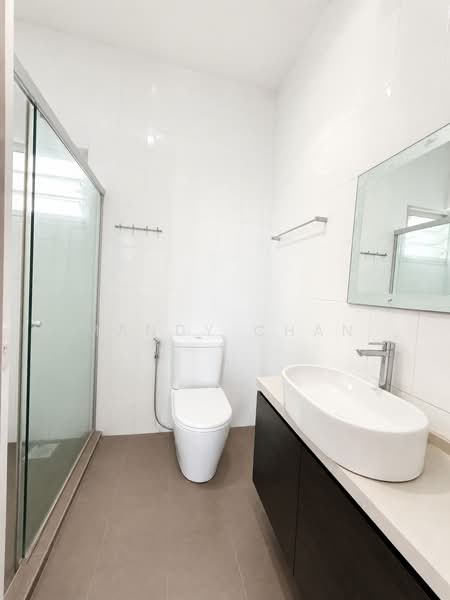 211D Compassvale Lane, 211D Compassvale Lane, Room Rental, 139 sqft, HDB Flat For Rent, by Mandy Chan, 500143038 - Ensuite Bathroom - PropertyGuru.com.sg