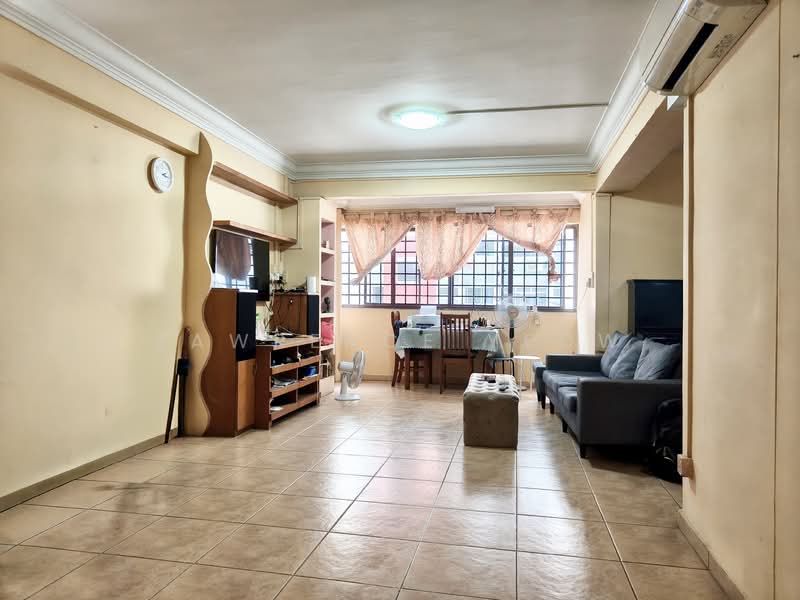 447 Choa Chu Kang Avenue 4, 447 Choa Chu Kang Avenue 4, 4 Bedrooms, 1,281 sqft, HDB Flat For Sale, by Lawrence Yeow, 500143052 - Living Room - PropertyGuru.com.sg