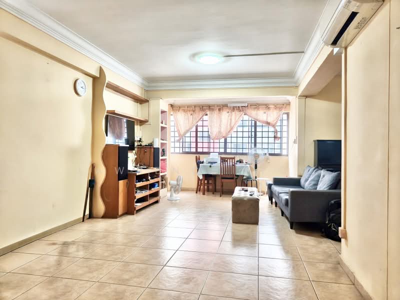 447 Choa Chu Kang Avenue 4, 447 Choa Chu Kang Avenue 4, 4 Bedrooms, 1,281 sqft, HDB Flat For Sale, by Lawrence Yeow, 500143052 - Living Room - PropertyGuru.com.sg