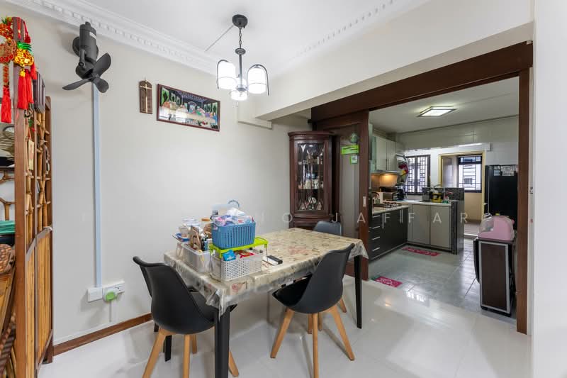 305 Ang Mo Kio Avenue 1, 305 Ang Mo Kio Avenue 1, 4 Bedrooms, 1,044 sqft, HDB Flat For Sale, by Riyantino Jaffar, 500143053 - Dining Room - PropertyGuru.com.sg