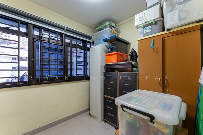 305 Ang Mo Kio Avenue 1, 305 Ang Mo Kio Avenue 1, 4 Bedrooms, 1,044 sqft, HDB Flat For Sale, by Riyantino Jaffar, 500143053 - Interior - PropertyGuru.com.sg