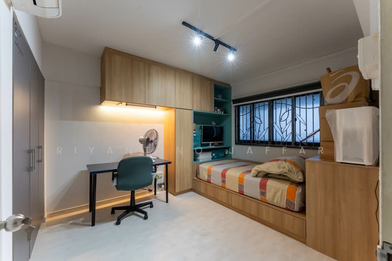 305 Ang Mo Kio Avenue 1, 305 Ang Mo Kio Avenue 1, 4 Bedrooms, 1,044 sqft, HDB Flat For Sale, by Riyantino Jaffar, 500143053 - Bedroom - PropertyGuru.com.sg