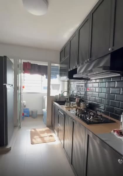 452A Bukit Batok West Avenue 6, 452A Bukit Batok West Avenue 6, 2 Bedrooms, 900 sqft, HDB Flat For Rent, by karu Pushpa, 500143055 - Kitchen - PropertyGuru.com.sg