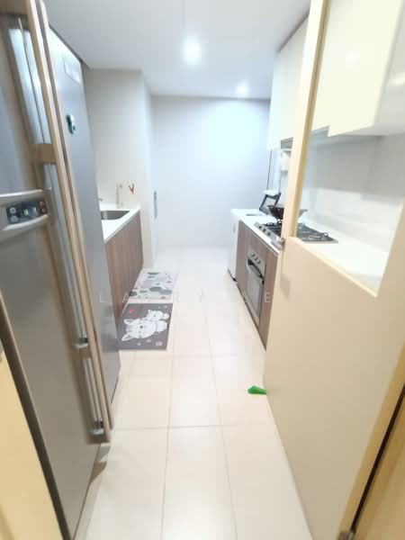 The Luxurie, 21 Compassvale Road, 3 Bedrooms, 1,055 sqft, Condominium For Rent, by Larry Lee, 500143062 - Kitchen - PropertyGuru.com.sg