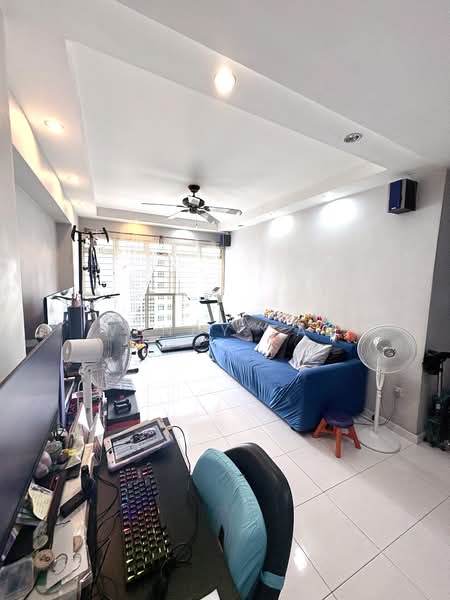 182 Jelebu Road, 182 Jelebu Road, 3 Bedrooms, 969 sqft, HDB Flat For Sale, by Wendy Tan, 500143080 - Living Room - PropertyGuru.com.sg