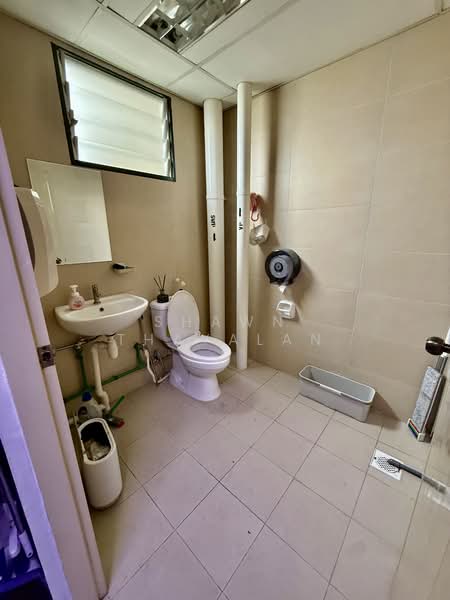 Oxley BizHub, 61 Ubi Road 1, 2,239 sqft, Light Industrial (B1) For Rent, by Shawn Thayalan, 500143087 - CommercialGuru.com.sg