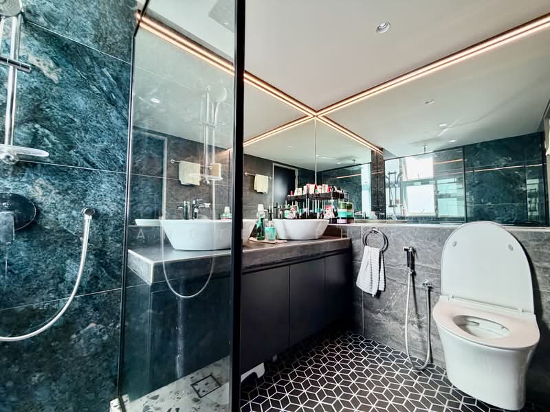 Changi Rise Condo, 12 Simei Rise, 3 Bedrooms, 1,259 sqft, Condominium For Sale, by Andrew Phee, 500143100 - Master Bathroom - PropertyGuru.com.sg