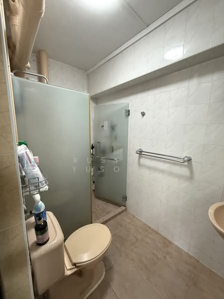 103B Depot Road, 103B Depot Road, 3 Bedrooms, 1,076 sqft, HDB Flat For Sale, by Rusydi Yusoff, 500143107 - Bathroom - PropertyGuru.com.sg