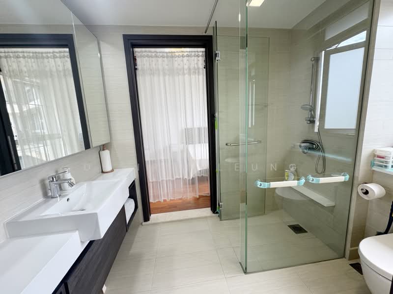 RiverTrees Residences, 29 Fernvale Close, 3 Bedrooms, 1,119 sqft, Condominium For Sale, by Desiree Leung, 500143108 - Bathroom - PropertyGuru.com.sg