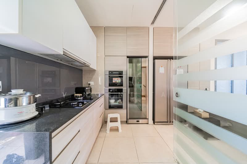 Belgravia Villas, 200 Ang Mo Kio Avenue 5, 5 Bedrooms, 3,961 sqft, Cluster House For Sale, by Vincent Tay, 500143113 - Kitchen - PropertyGuru.com.sg