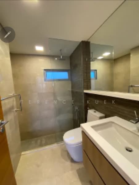Woodhaven, 71 Woodgrove Avenue, 3 Bedrooms, 1,346 sqft, Condominium For Rent, by Terence Kuek, 500143116 - Bathroom - PropertyGuru.com.sg