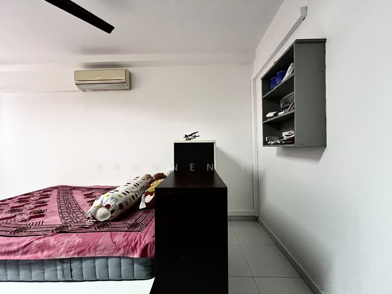 234 Tampines Street 21, 234 Tampines Street 21, 2 Bedrooms, 786 sqft, HDB Flat For Sale, by Bronnen Tan, 500143125 - Bedroom - PropertyGuru.com.sg