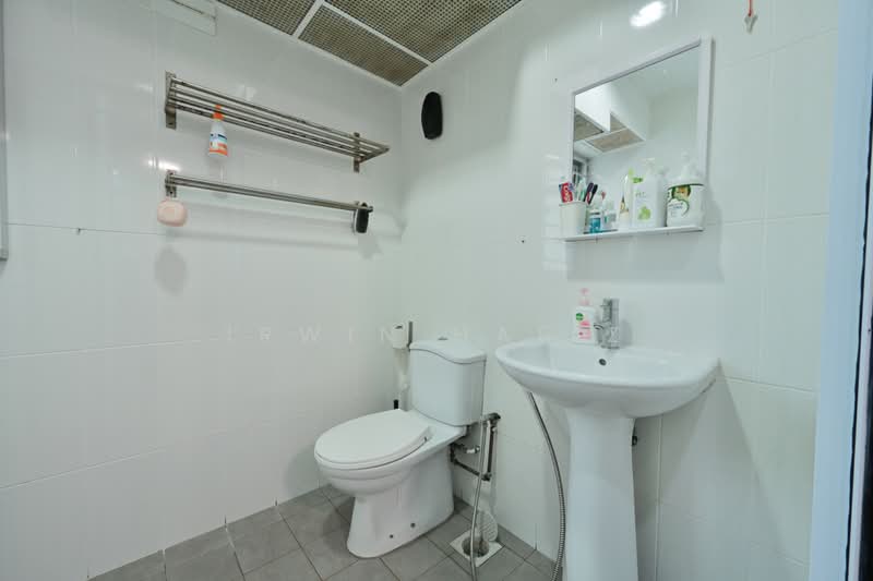 636A Senja Parc View, 636A Senja Road, 2 Bedrooms, 721 sqft, HDB Flat For Sale, by Irwin Hafiz, 500143135 - Bathroom - PropertyGuru.com.sg