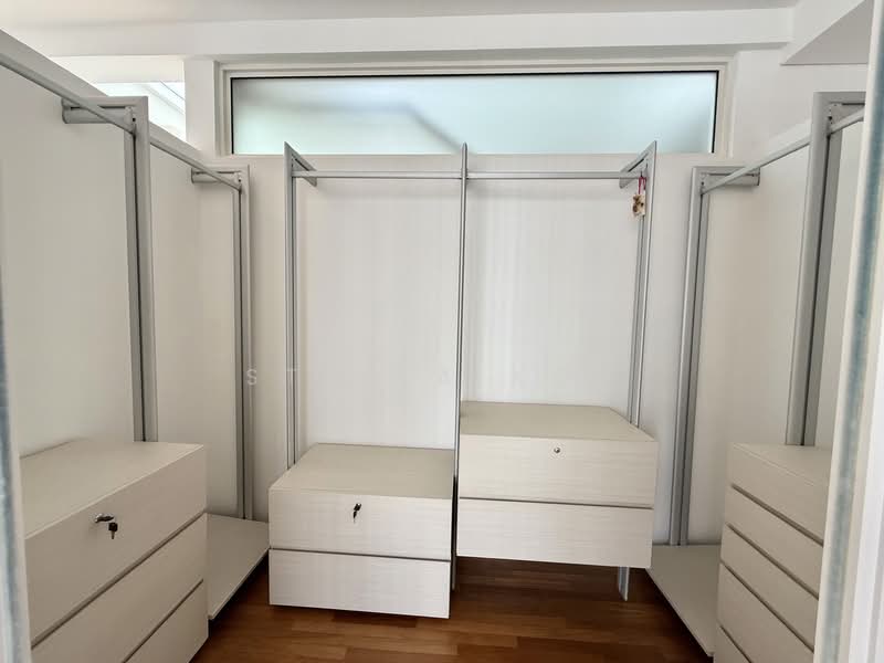 Charlton 27, 31G Surin Avenue, 5 Bedrooms, 5,952 sqft, Cluster House For Rent, by Stella Koh, 500143138 - Master walk in wardrobe - PropertyGuru.com.sg