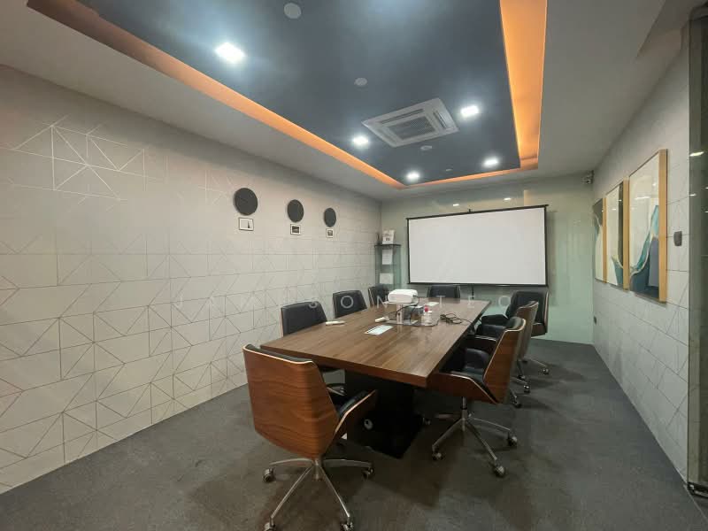 Wcega Tower, 21 Bukit Batok Crescent, 958 sqft, Light Industrial (B1) For Rent, by JAMESON TEO, 500143139 - Interior - CommercialGuru.com.sg